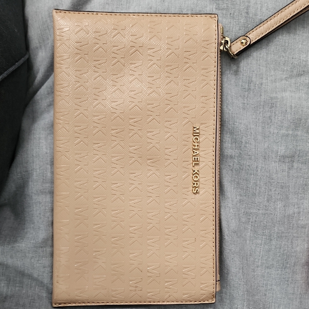 Mk Xl Jet Set Wristlet